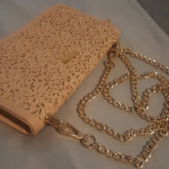 Purse - Picture 2 of 3